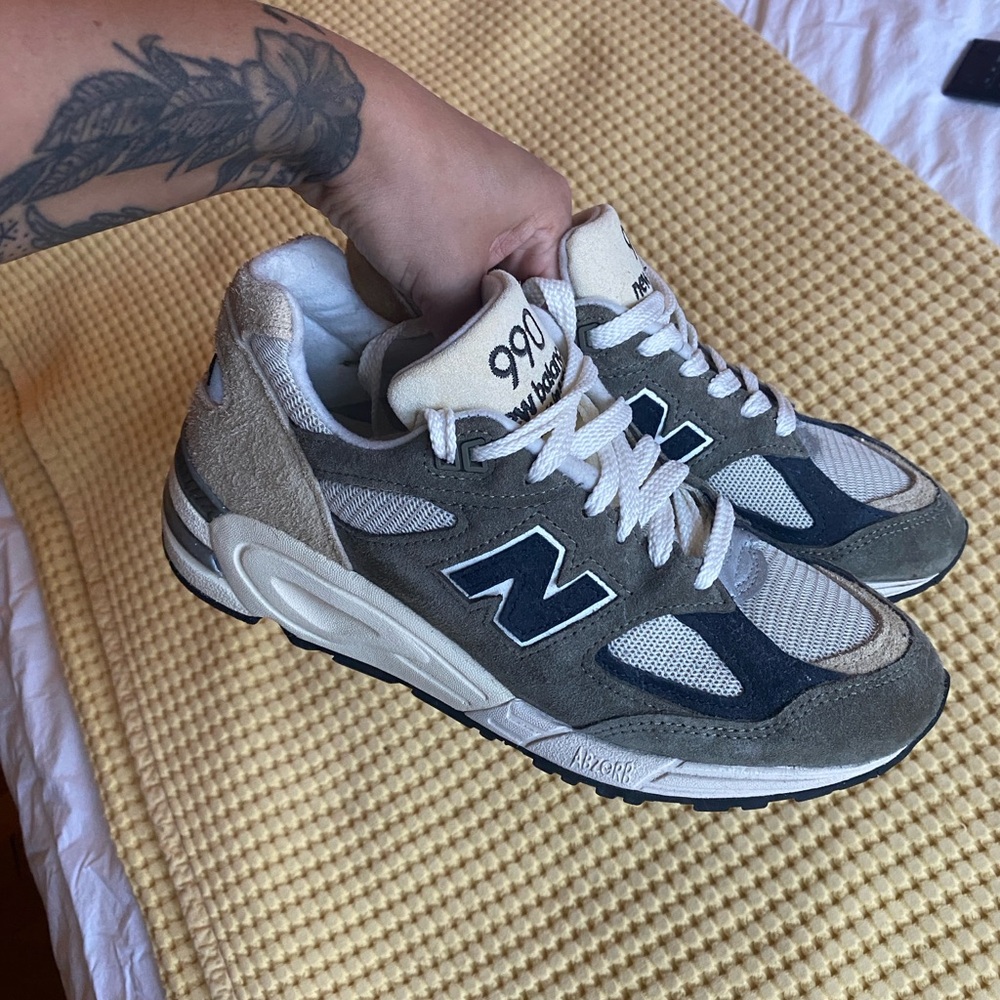 New Balance 990